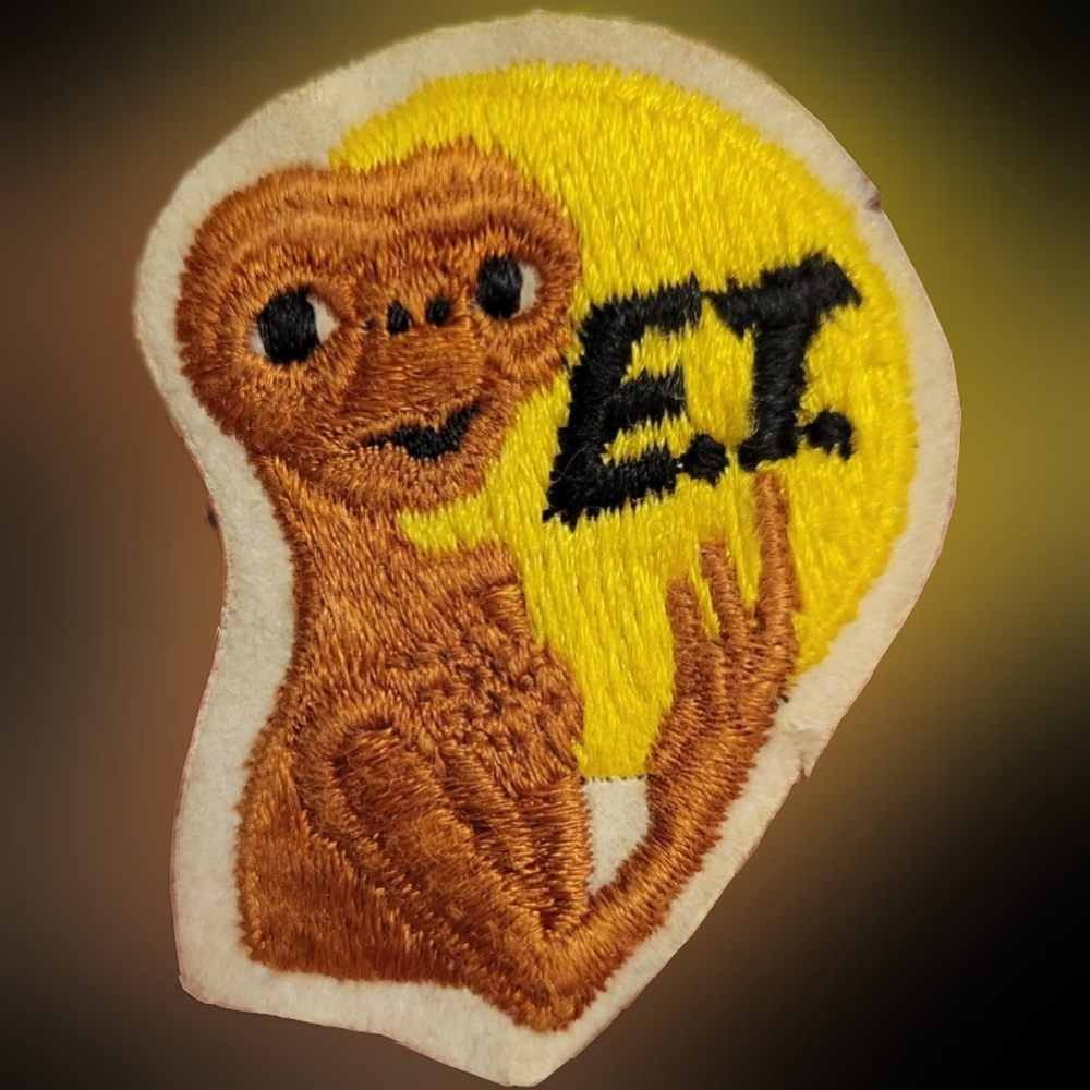 Vtg 80s ET the extraterrestrial alien yellow brown ET graphics iron on patch